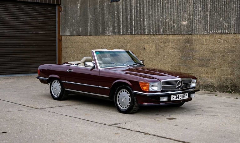 2019 Mercedes-Benz 560 SL (1988)  PETROL Automatic