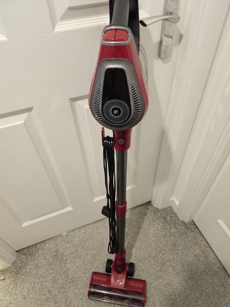 Blitz C8 vacuum cleaner with LED headlights