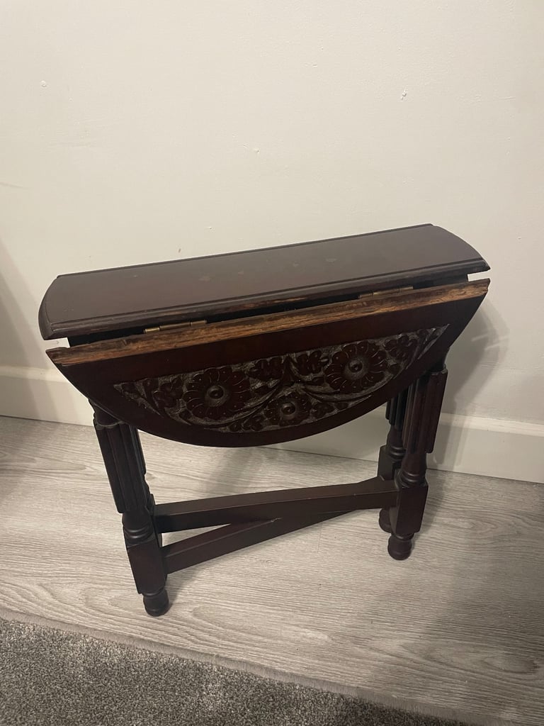 Table (foldable) 