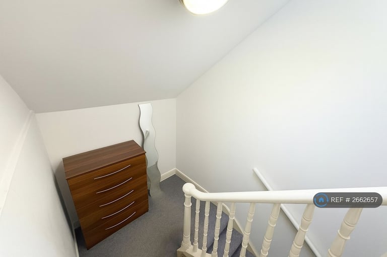 Studio flat in Fairbridge Road, Archway, N19 (#2662657)