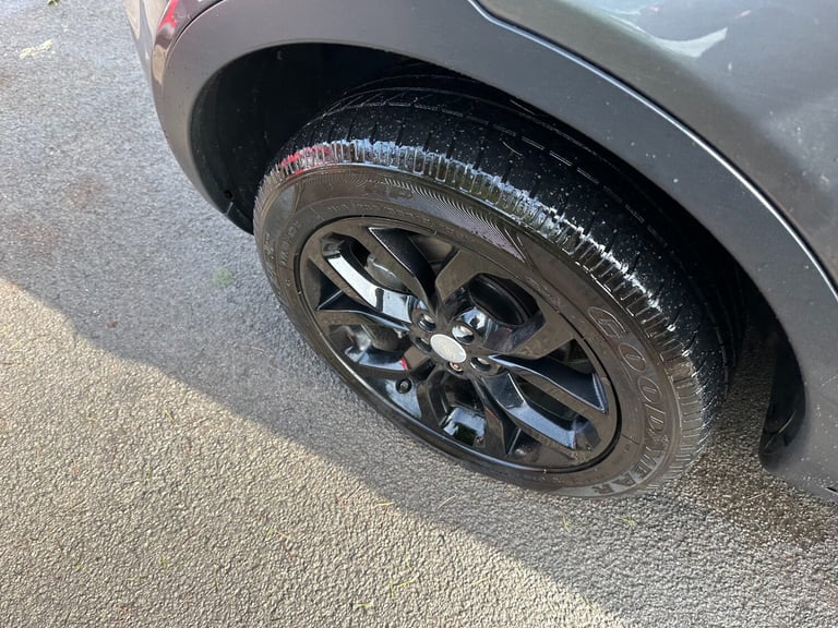 2015 Land Rover Discovery Sport 2.0 TD4 180 HSE 5dr Auto ESTATE Diesel Automatic