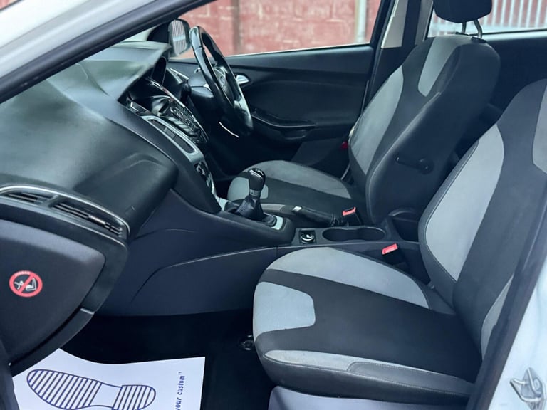 2012 Ford Focus 1.6 Zetec Euro 5 5dr HATCHBACK Petrol Manual