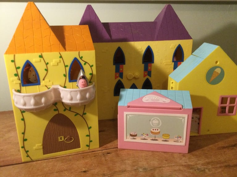 ALLLLL the Peppa Pig castles!