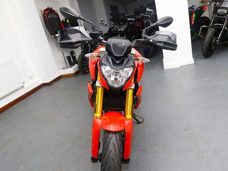 2019, '19 reg. BMW G310R. ONLY 7,332 MILES. A2 Legal. Superb Value £2,695