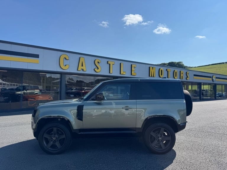 2022 72 LAND ROVER DEFENDER 3.0 D250 MHEV X-DYNAMIC SE 3dr Diesel 18,500 miles