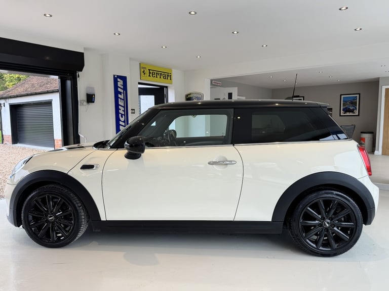 MINI HATCH 1.5 Cooper D 3-Door Hatch White Manual Diesel 2014 CHILI PACK