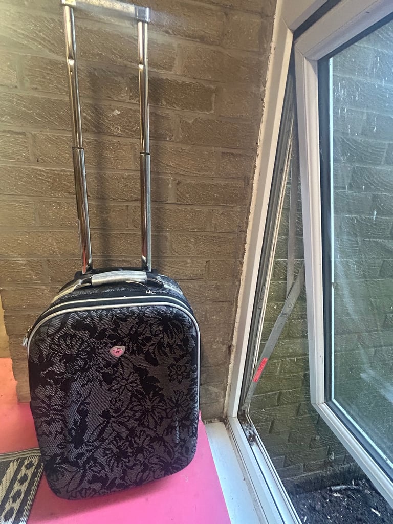 Trendy Lace-Effect Black/Silver Weekend Travel Case - Telescopic Long-extending handle - on wheels 