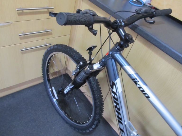 SARACEN IKON MOUNTAIN BIKE