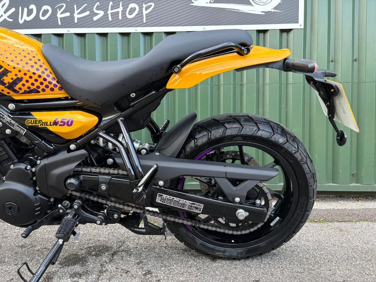 Royal Enfield GUERRILLA 450 Yellow and Black 2024 500 miles One Owner 