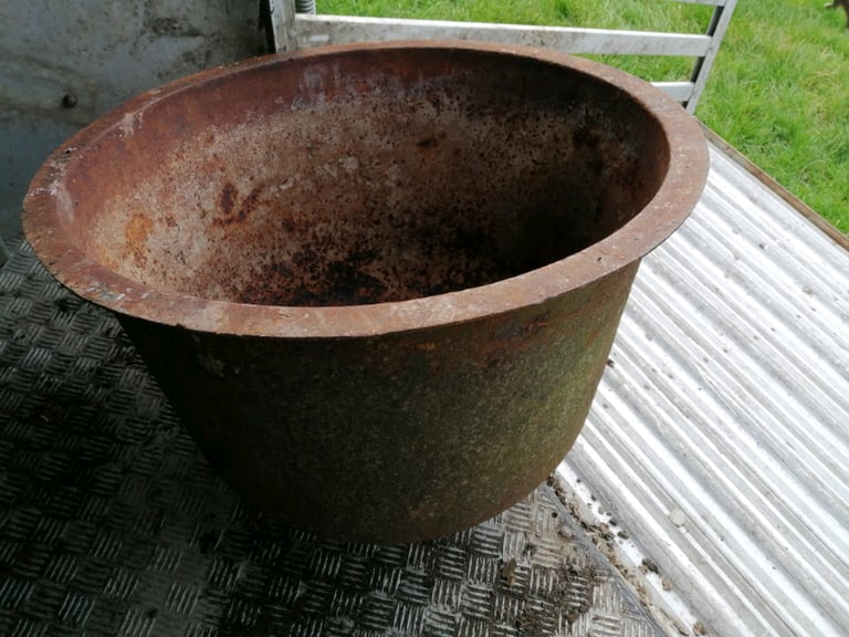 image for Cast Iron Whiches Couldren