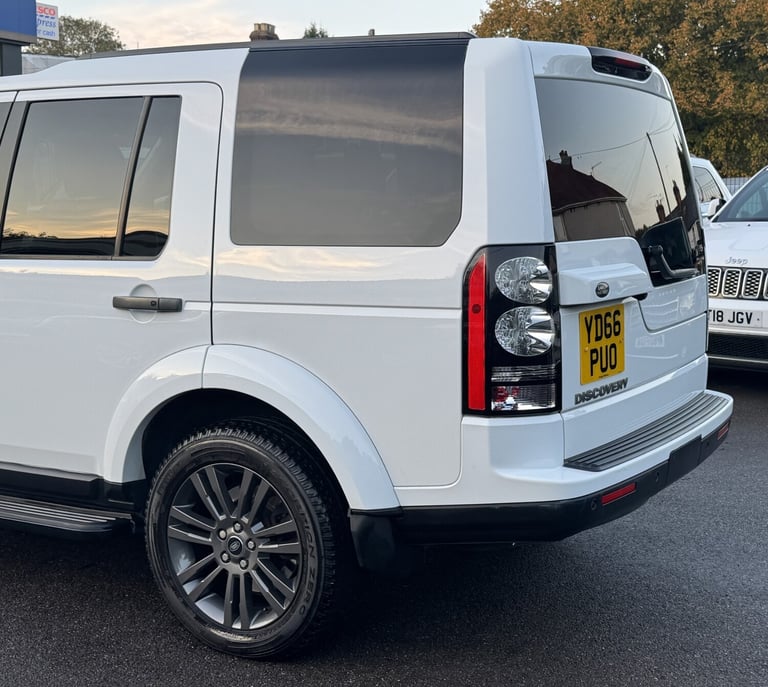 2016 Land Rover Discovery 3.0 SD V6 Graphite SUV 5dr Diesel Auto 4WD Euro 6 (s/s) (256 bhp) ESTAT...