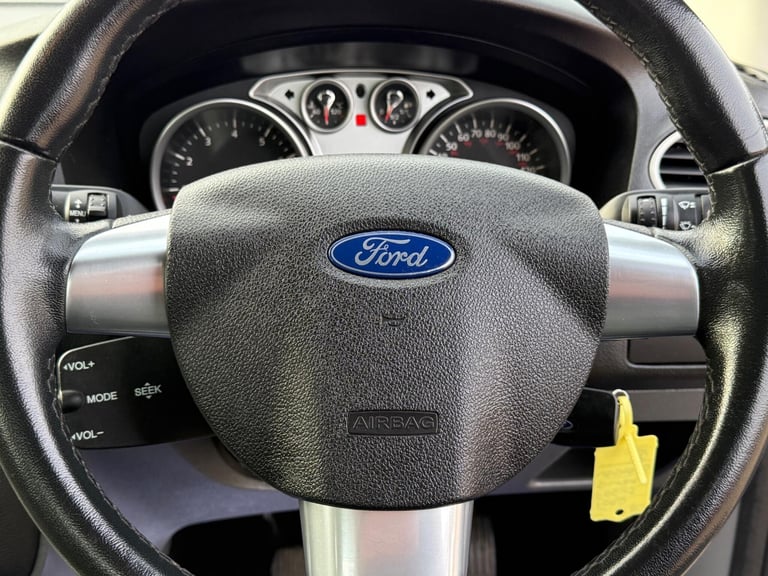 2010 Ford Focus 1.6 Zetec 5dr HATCHBACK Petrol Manual