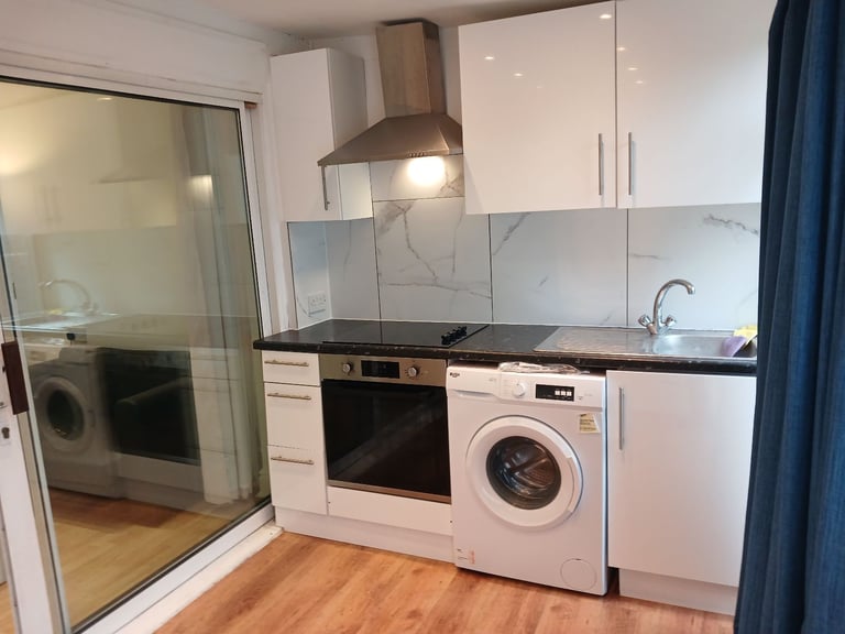 one bedroom flat with garden in golders green