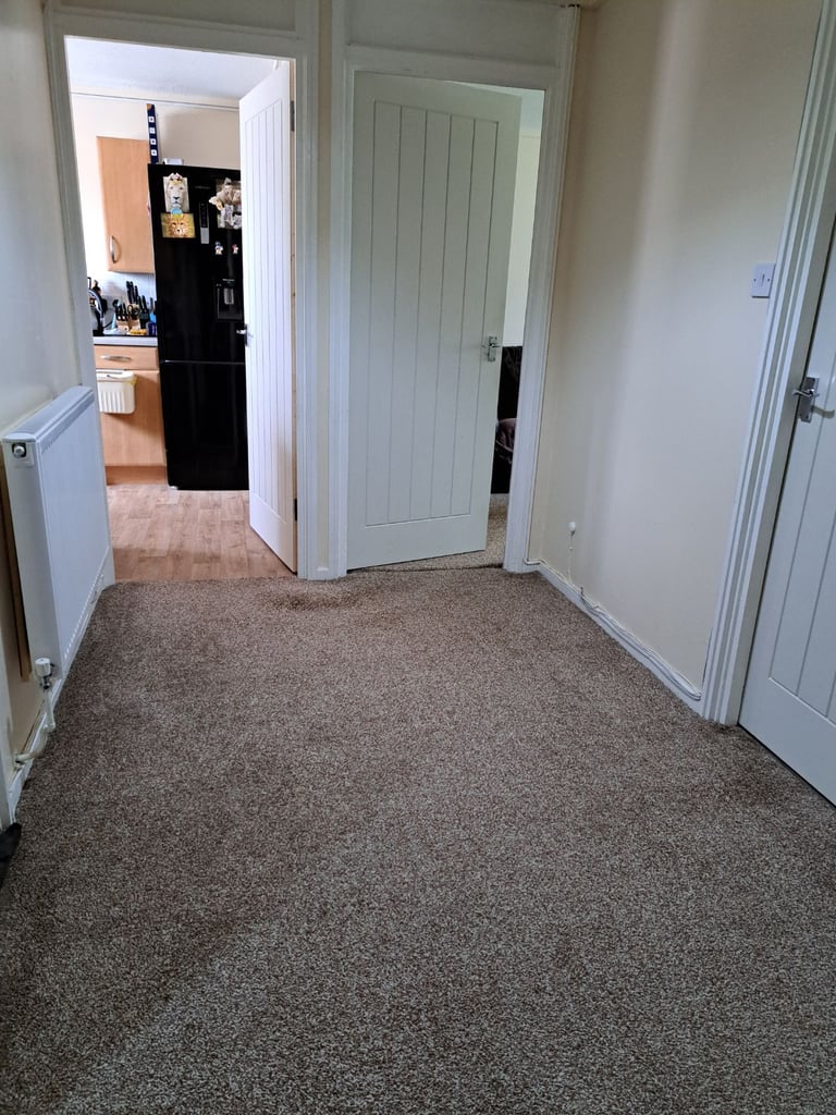 Spacious, two storey semi, g/f/f