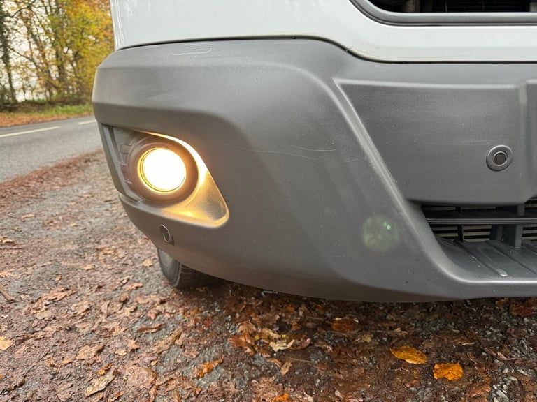 FORD TRANSIT MINIBUS, 12 SEAT TREND, 2.2, WHITE. EU 6 / ULEZ COMP. A/C. INC VAT