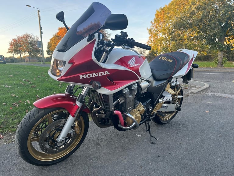 HONDA CB1300SA-5, 2007(07), ONLY 10,547 MILES, FSH, STUNNING BIKE, £4995