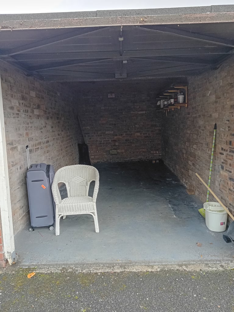 Garage for rent £100 per month