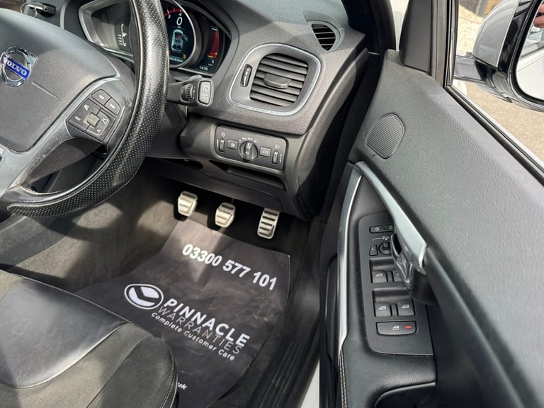 2015 Volvo V40 T2 R DESIGN 5dr ULEZ HATCHBACK Petrol Manual