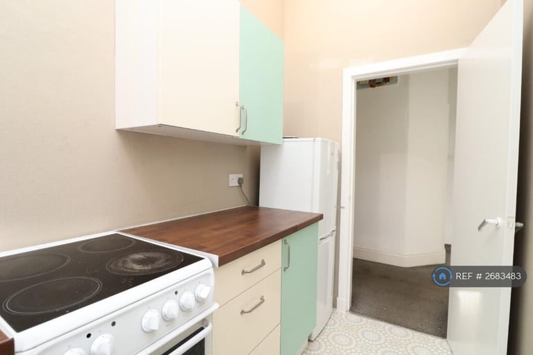 2 bedroom flat in Boyd Street, Glasgow, G42 (2 bed) (#2683483)