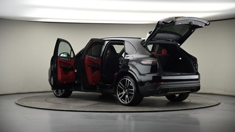 2022 Porsche Cayenne 3.0 V6 E-Hybrid 17.9kWh Platinum Edition TiptronicS 4WD Euro 6 (s/s) 5dr (3 ...