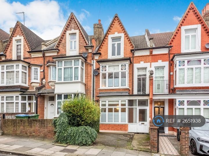 4 bedroom house in Wellington Gardens, London, SE7 (4 bed) (#2651938)
