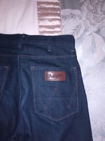Wrangler blue jeans. W32 30 L