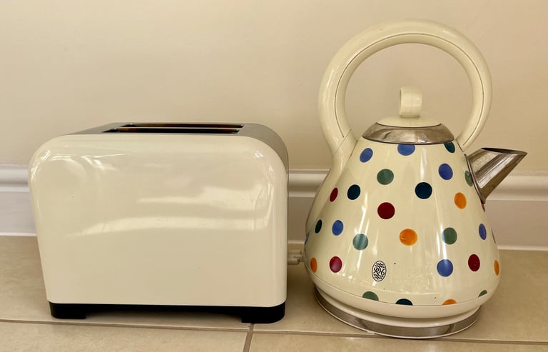 Emma Bridgwater and Toaster (Both Russell Hobbs) 