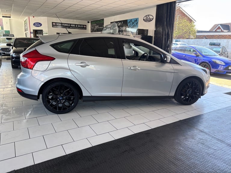 2014 Ford Focus 1.6 TDCi 115 Titanium Navigator 5dr HATCHBACK Diesel Manual