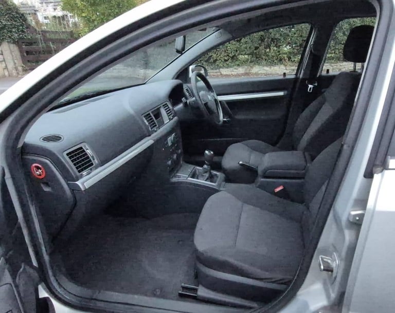 Low mileage, Long term owners, well cared for - 2007 Vauxhall Vectra Exclusiv 1.8 16V Petrol Manual