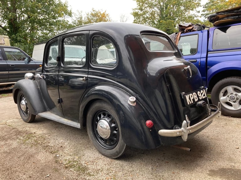 1946 Austin 8 4 DOOR SALOON (UNRESTORED ROCK SOLID ROT FREE SPECIMEN) ART-DECO !