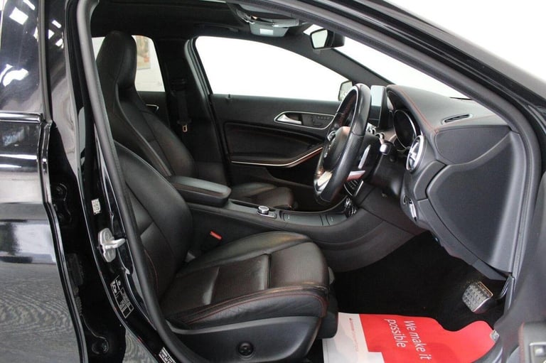 MERCEDES-BENZ GLA CLASS 2.1 GLA220d AMG Line (Premium Plus) 7G-DCT 4MATIC Euro