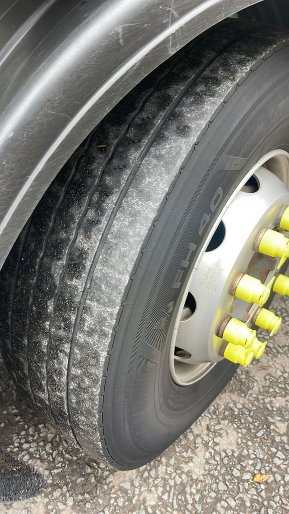 2013 (62) LEYLAND DAF CF 85 WHALE VACUUM TANKER. 32 TON GVW.  AUTO