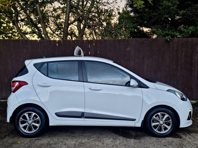2015 Hyundai i10 1.0 Premium 5dr HATCHBACK PETROL Manual