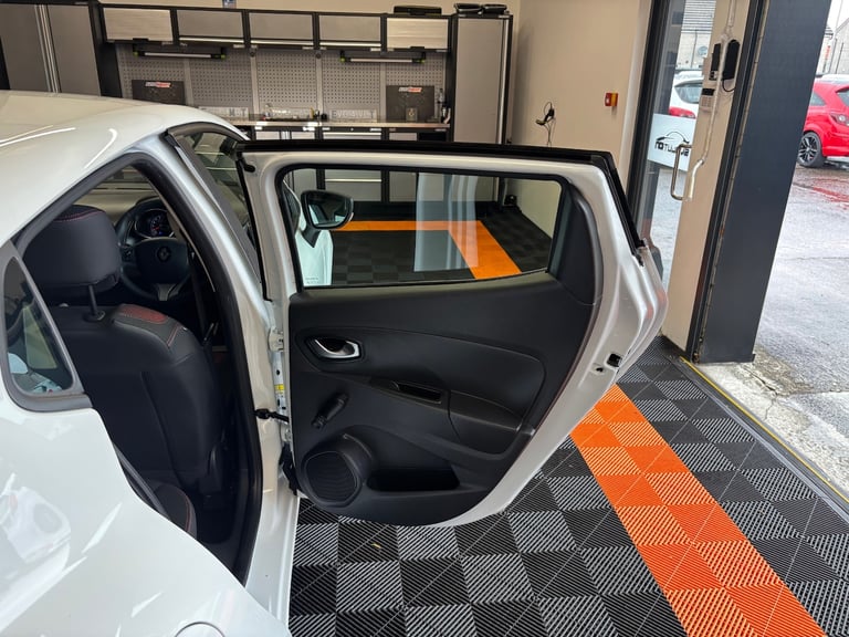 2016 Renault Clio 1.2 16V Play 5dr HATCHBACK Petrol Manual