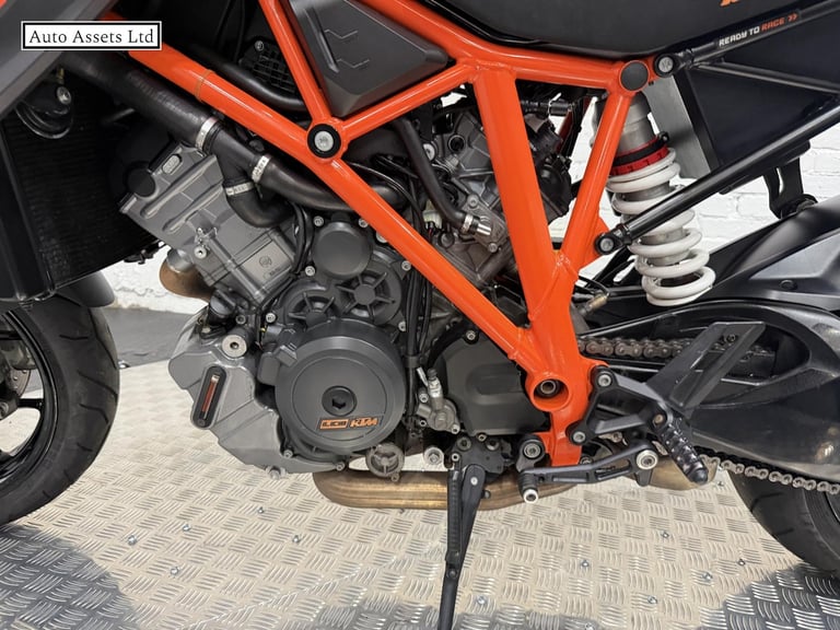 2016 KTM 1290 Super Duke R 1290 Naked Petrol Manual (172 ps) Naked Petrol Manual