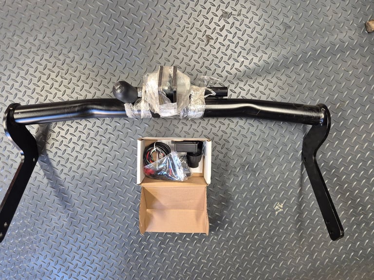 Brand New Tow Bar and Electrics to fit Dacia Duster