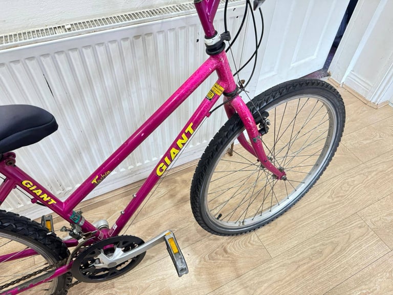 26inch Giant Tachia mountain bike in good condition All fully working 