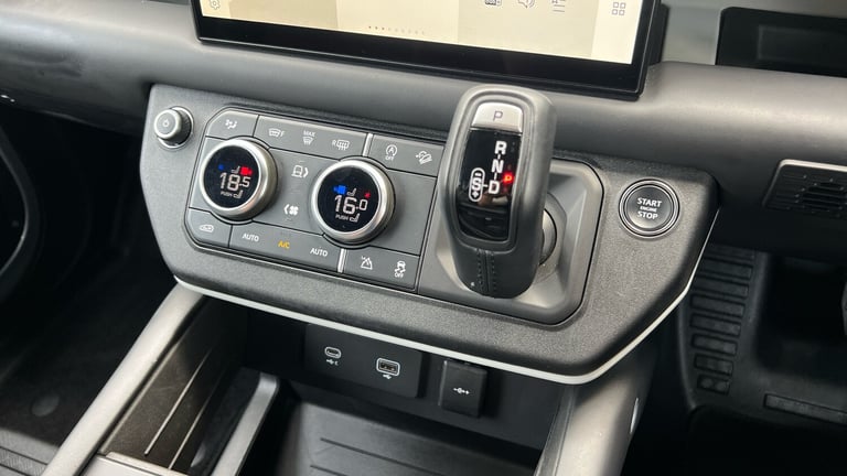 2024 Land Rover Defender 3.0 D300 X-Dynamic HSE 90 3dr Auto With Heated and