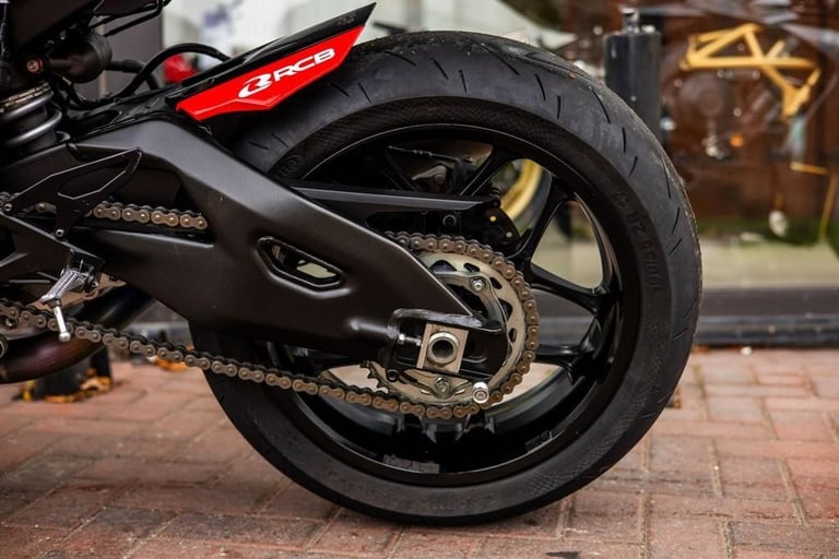 Yamaha R1 PETRONAS PAINT ! AKRO ! STUNNING