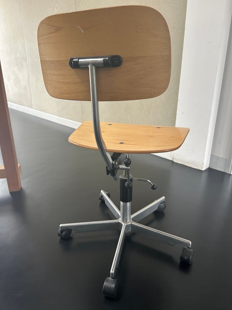 Fritz Hansen Montana Kevi office chair