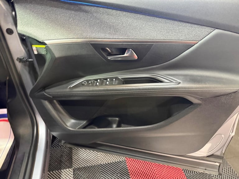 2019 Peugeot 3008 1.2 PureTech Allure Euro 6 (s/s) 5dr HATCHBACK Petrol Manual