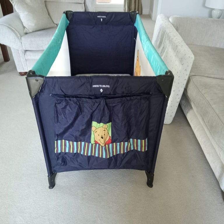 Hauck Dream And Play Disney Winnie The Pooh Travel Cot With Extra Mattress