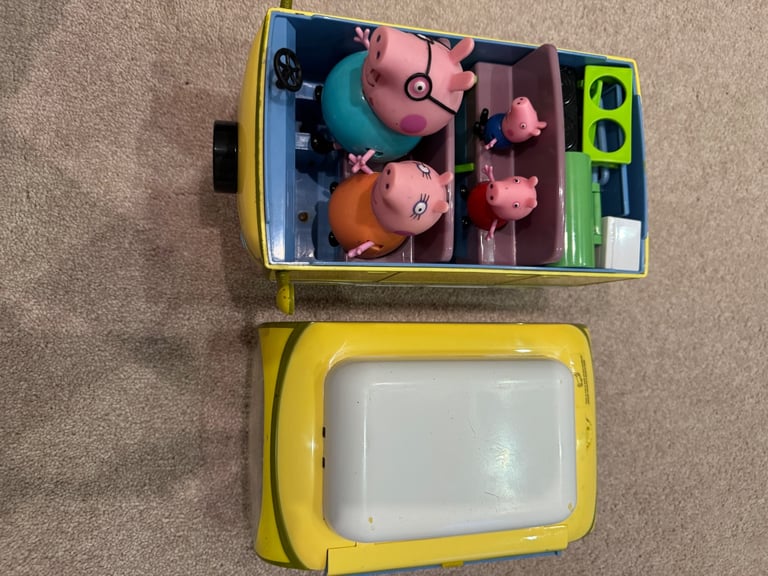 Peppa Pig - Campervan & playground set bundle