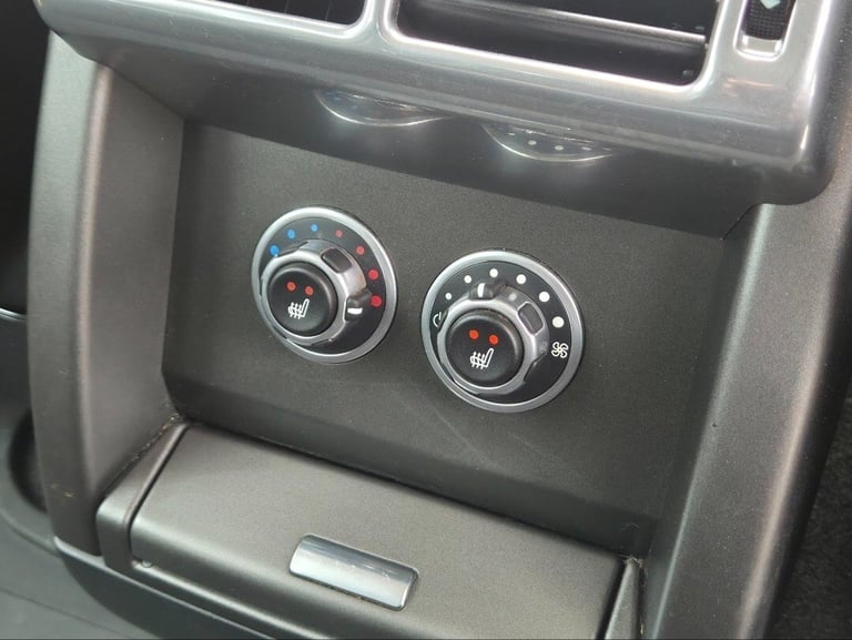 60 2010 LAND ROVER RANGE ROVER 4.4 TDV8 VOGUE AUTO