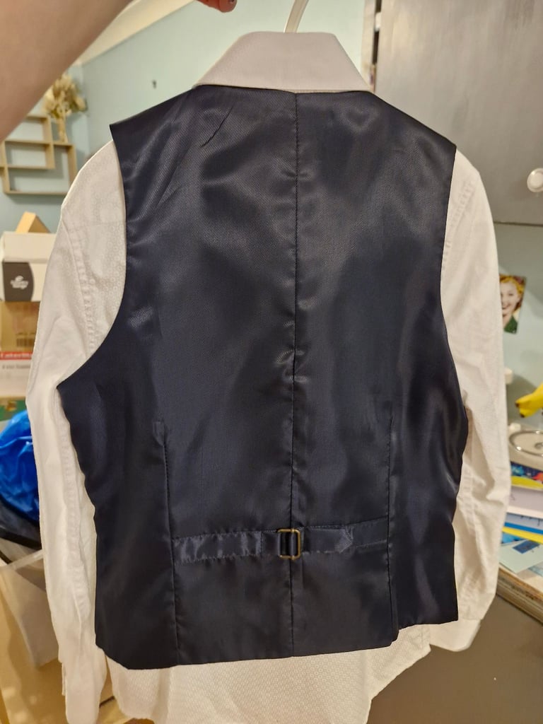 Next boys suit size 8 