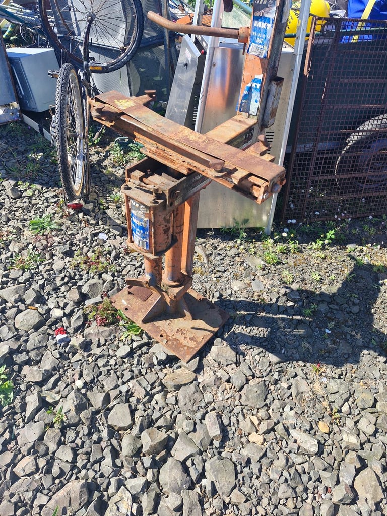 image for Tyre machine 
