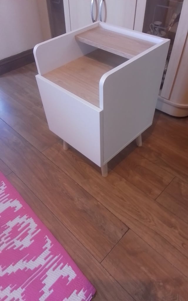 BEDSIDE DRAWER/TABLE 