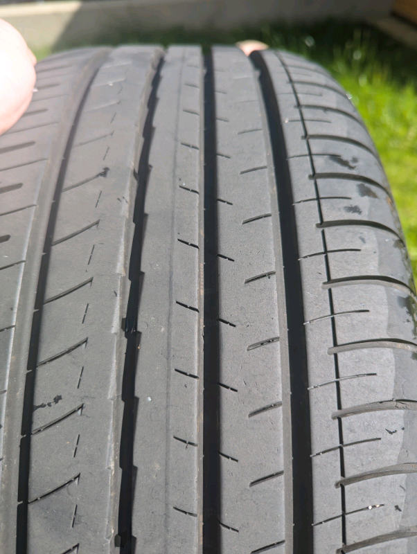 Genuine VW 19" Lugano alloy complete with Yokohama Tyre