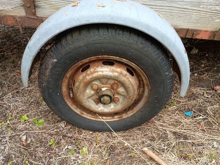 Trailer 8.5ft by 4.5ft needs work
