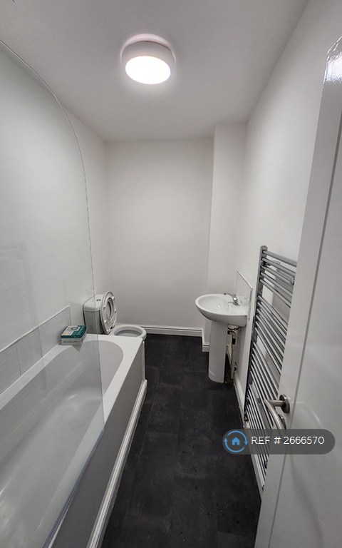 2 bedroom house in Regent Street, Nelson, BB9 (2 bed) (#2666570)